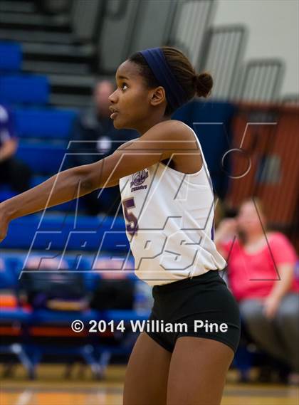 Thumbnail 1 in Monroe-Woodbury vs. Pine Bush (Section 9 Class AA Final) photogallery.