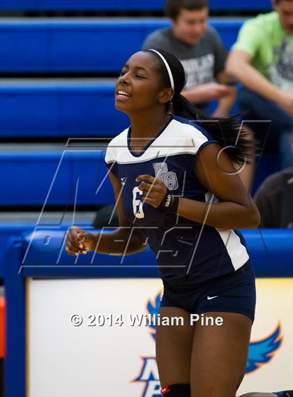 Thumbnail 2 in Monroe-Woodbury vs. Pine Bush (Section 9 Class AA Final) photogallery.