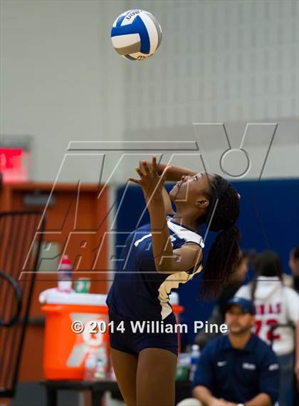 Thumbnail 2 in Monroe-Woodbury vs. Pine Bush (Section 9 Class AA Final) photogallery.