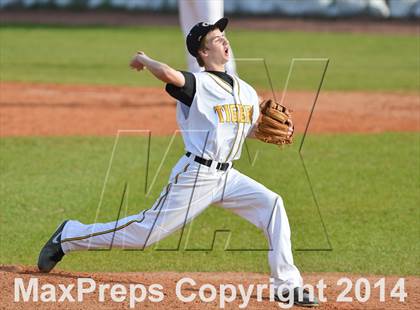 Thumbnail 3 in Chapel Hill vs. Northern (Hilltop Invitational) photogallery.