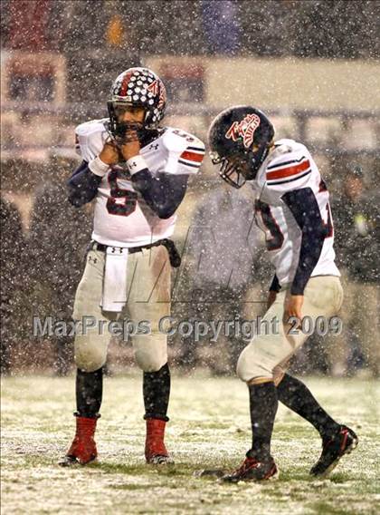Thumbnail 2 in Oak Grove vs. South Panola (MHSAA Class 6A Final) photogallery.