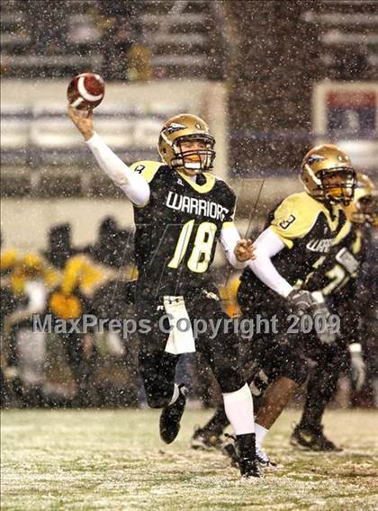Thumbnail 3 in Oak Grove vs. South Panola (MHSAA Class 6A Final) photogallery.