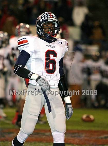 Thumbnail 2 in Oak Grove vs. South Panola (MHSAA Class 6A Final) photogallery.