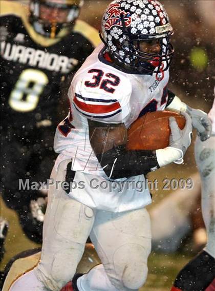 Thumbnail 1 in Oak Grove vs. South Panola (MHSAA Class 6A Final) photogallery.