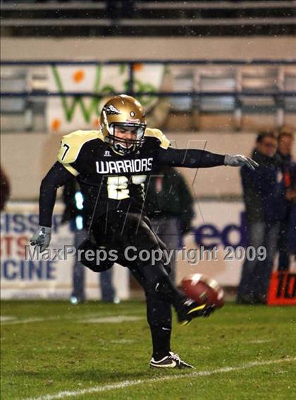 Thumbnail 1 in Oak Grove vs. South Panola (MHSAA Class 6A Final) photogallery.