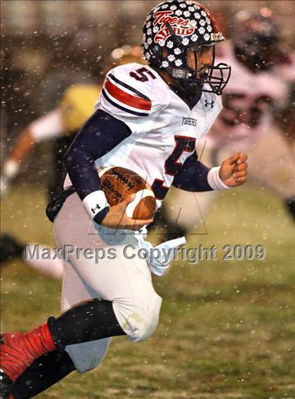 Thumbnail 2 in Oak Grove vs. South Panola (MHSAA Class 6A Final) photogallery.
