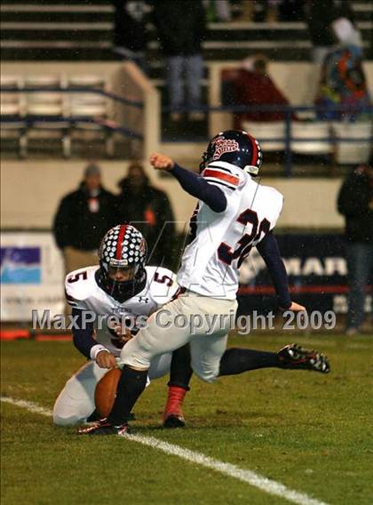 Thumbnail 2 in Oak Grove vs. South Panola (MHSAA Class 6A Final) photogallery.
