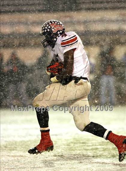 Thumbnail 3 in Oak Grove vs. South Panola (MHSAA Class 6A Final) photogallery.