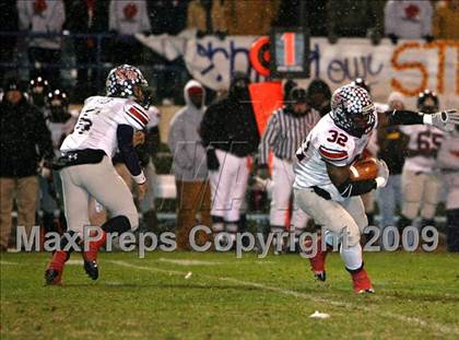 Thumbnail 2 in Oak Grove vs. South Panola (MHSAA Class 6A Final) photogallery.