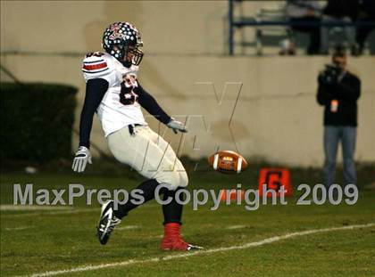 Thumbnail 3 in Oak Grove vs. South Panola (MHSAA Class 6A Final) photogallery.
