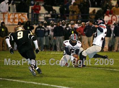 Thumbnail 2 in Oak Grove vs. South Panola (MHSAA Class 6A Final) photogallery.