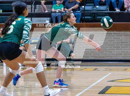 Thumbnail 2 in FR: Buna @ East Chambers photogallery.