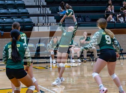 Thumbnail 2 in FR: Buna @ East Chambers photogallery.