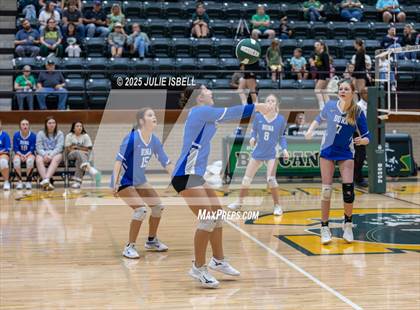 Thumbnail 2 in FR: Buna @ East Chambers photogallery.