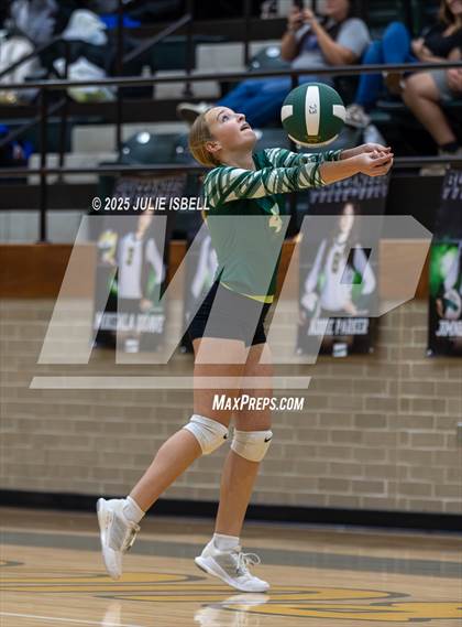 Thumbnail 3 in FR: Buna @ East Chambers photogallery.