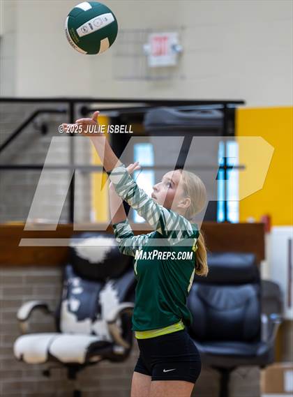 Thumbnail 3 in FR: Buna @ East Chambers photogallery.