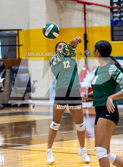 Thumbnail 2 in FR: Buna @ East Chambers photogallery.