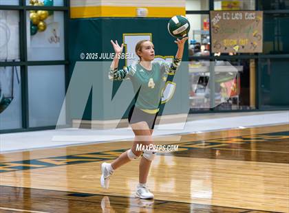 Thumbnail 2 in FR: Buna @ East Chambers photogallery.