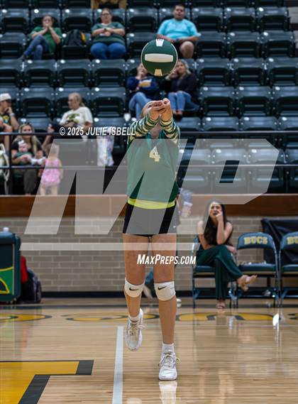 Thumbnail 2 in FR: Buna @ East Chambers photogallery.