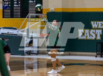 Thumbnail 1 in FR: Buna @ East Chambers photogallery.