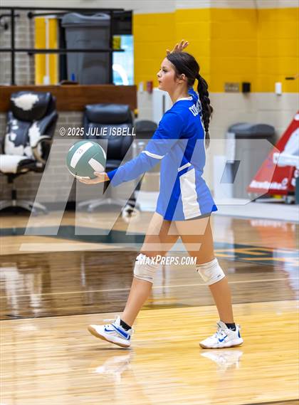 Thumbnail 3 in FR: Buna @ East Chambers photogallery.