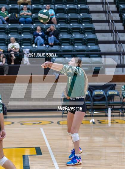 Thumbnail 1 in FR: Buna @ East Chambers photogallery.