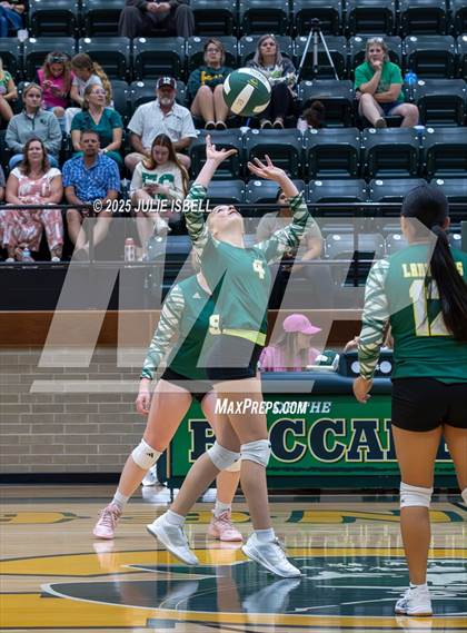 Thumbnail 1 in FR: Buna @ East Chambers photogallery.