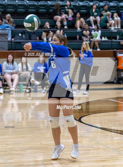 Thumbnail 1 in FR: Buna @ East Chambers photogallery.