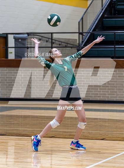 Thumbnail 3 in FR: Buna @ East Chambers photogallery.