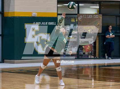 Thumbnail 1 in FR: Buna @ East Chambers photogallery.