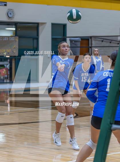 Thumbnail 1 in FR: Buna @ East Chambers photogallery.