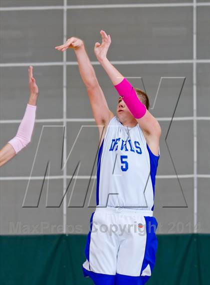 Thumbnail 1 in Roscoe Central vs. SS Seward (Sullivan County BCANY vs. Cancer Classic) photogallery.
