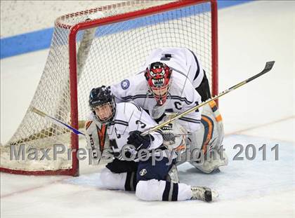 Thumbnail 3 in Watertown/Pomperaug vs. Staples/Weston/Shelton (CIAC Division 3 Final) photogallery.