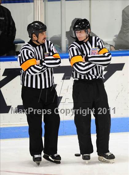 Thumbnail 3 in Watertown/Pomperaug vs. Staples/Weston/Shelton (CIAC Division 3 Final) photogallery.