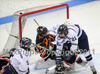 Thumbnail 2 in Watertown/Pomperaug vs. Staples/Weston/Shelton (CIAC Division 3 Final) photogallery.