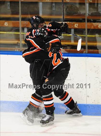 Thumbnail 1 in Watertown/Pomperaug vs. Staples/Weston/Shelton (CIAC Division 3 Final) photogallery.