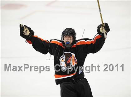 Thumbnail 2 in Watertown/Pomperaug vs. Staples/Weston/Shelton (CIAC Division 3 Final) photogallery.