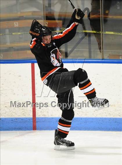 Thumbnail 2 in Watertown/Pomperaug vs. Staples/Weston/Shelton (CIAC Division 3 Final) photogallery.