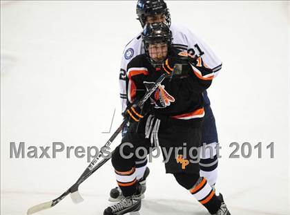 Thumbnail 1 in Watertown/Pomperaug vs. Staples/Weston/Shelton (CIAC Division 3 Final) photogallery.