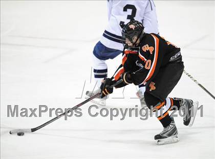 Thumbnail 3 in Watertown/Pomperaug vs. Staples/Weston/Shelton (CIAC Division 3 Final) photogallery.