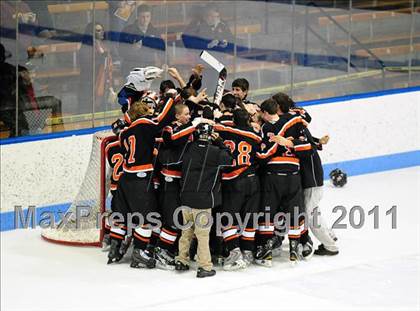 Thumbnail 1 in Watertown/Pomperaug vs. Staples/Weston/Shelton (CIAC Division 3 Final) photogallery.