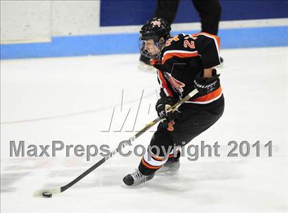 Thumbnail 2 in Watertown/Pomperaug vs. Staples/Weston/Shelton (CIAC Division 3 Final) photogallery.