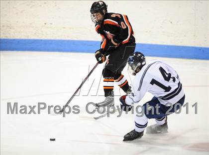 Thumbnail 1 in Watertown/Pomperaug vs. Staples/Weston/Shelton (CIAC Division 3 Final) photogallery.