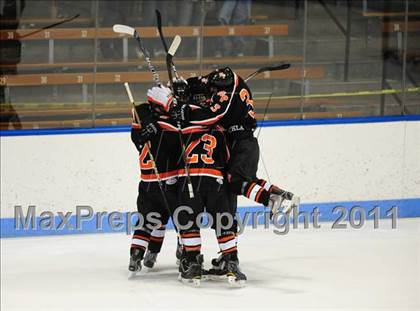 Thumbnail 2 in Watertown/Pomperaug vs. Staples/Weston/Shelton (CIAC Division 3 Final) photogallery.