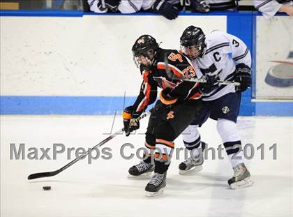 Thumbnail 1 in Watertown/Pomperaug vs. Staples/Weston/Shelton (CIAC Division 3 Final) photogallery.