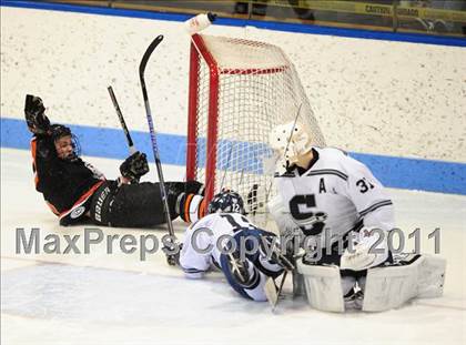 Thumbnail 2 in Watertown/Pomperaug vs. Staples/Weston/Shelton (CIAC Division 3 Final) photogallery.
