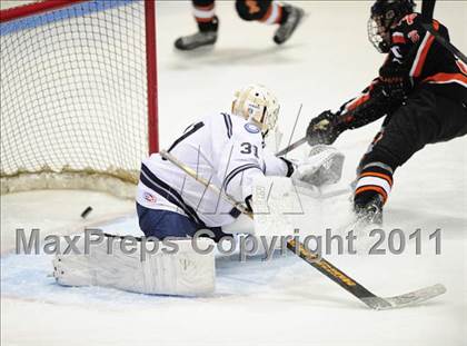 Thumbnail 3 in Watertown/Pomperaug vs. Staples/Weston/Shelton (CIAC Division 3 Final) photogallery.