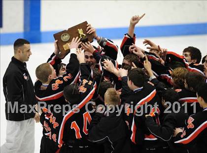Thumbnail 1 in Watertown/Pomperaug vs. Staples/Weston/Shelton (CIAC Division 3 Final) photogallery.