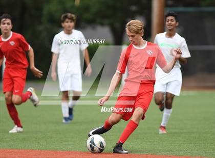 Thumbnail 1 in JV: Lincoln @ Jesuit photogallery.