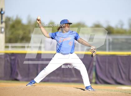 Thumbnail 1 in King @ Lennard (Saladino) photogallery.